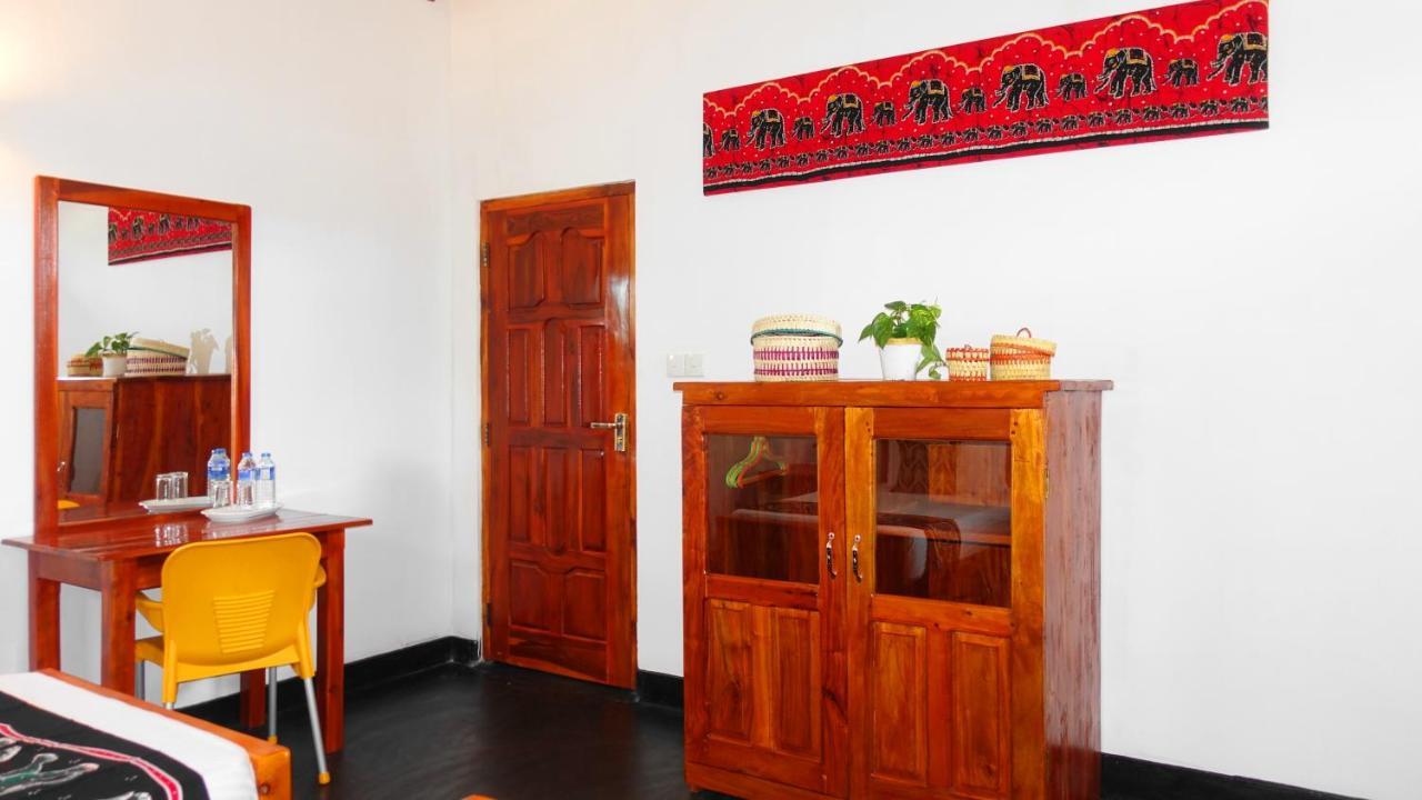 Regina Beach Bungalow Trincomalee Exterior foto
