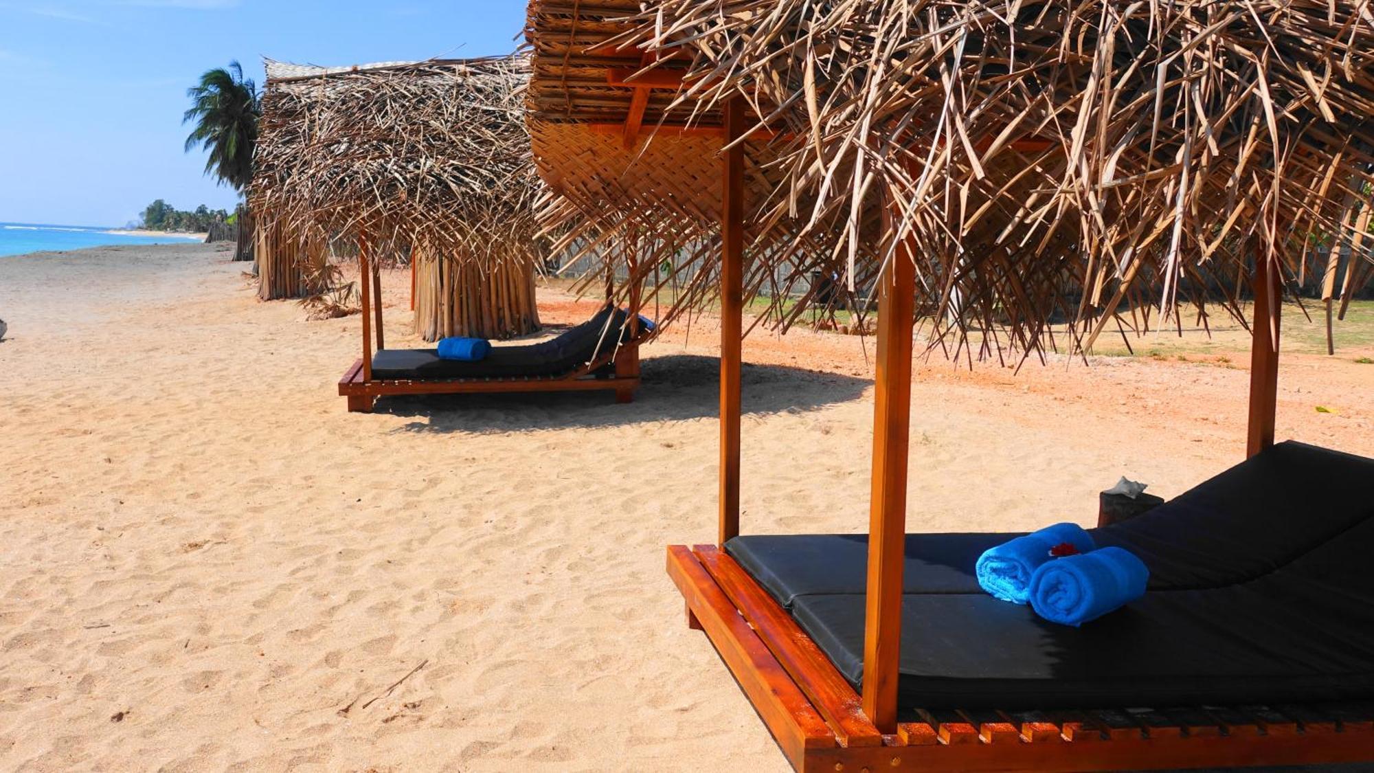 Regina Beach Bungalow Trincomalee Exterior foto