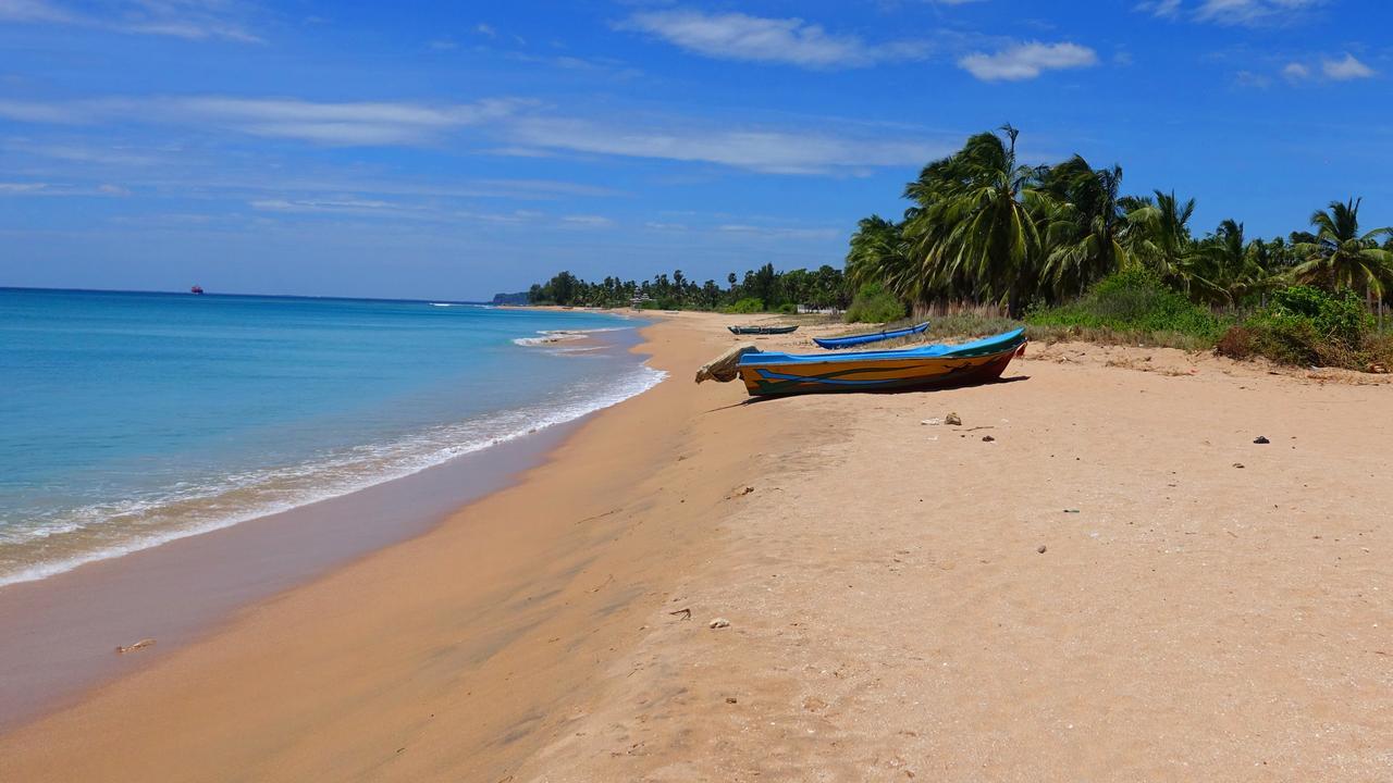 Regina Beach Bungalow Trincomalee Exterior foto