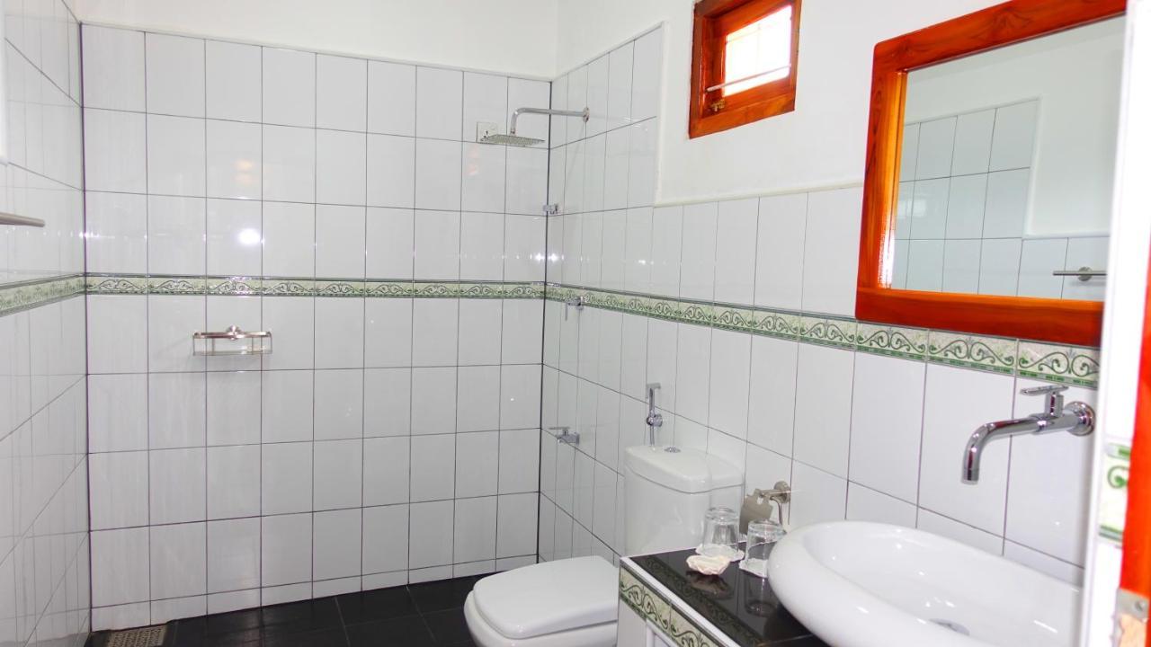 Regina Beach Bungalow Trincomalee Exterior foto